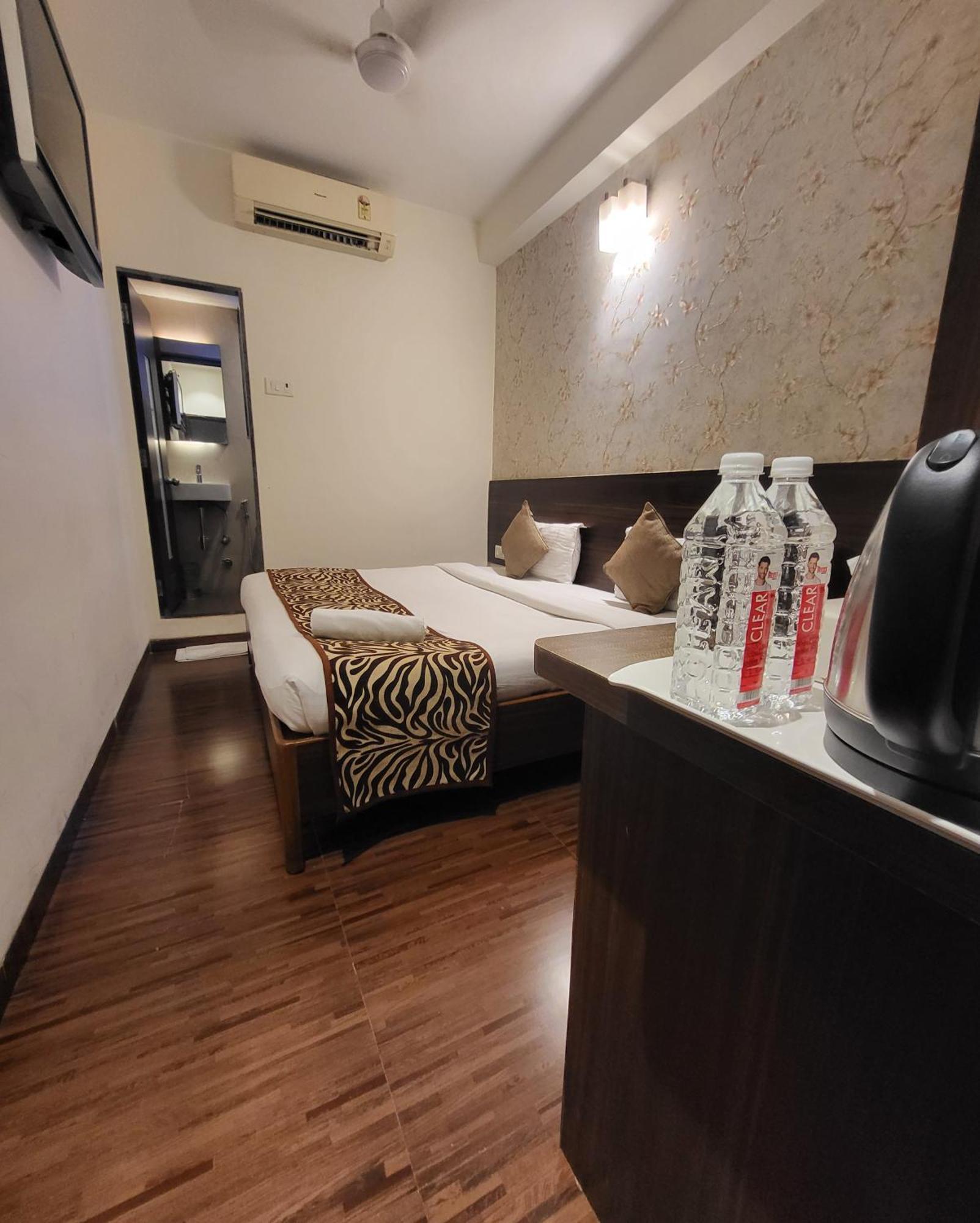 Hotel Maharana Inn Chembur Bombay Esterno foto