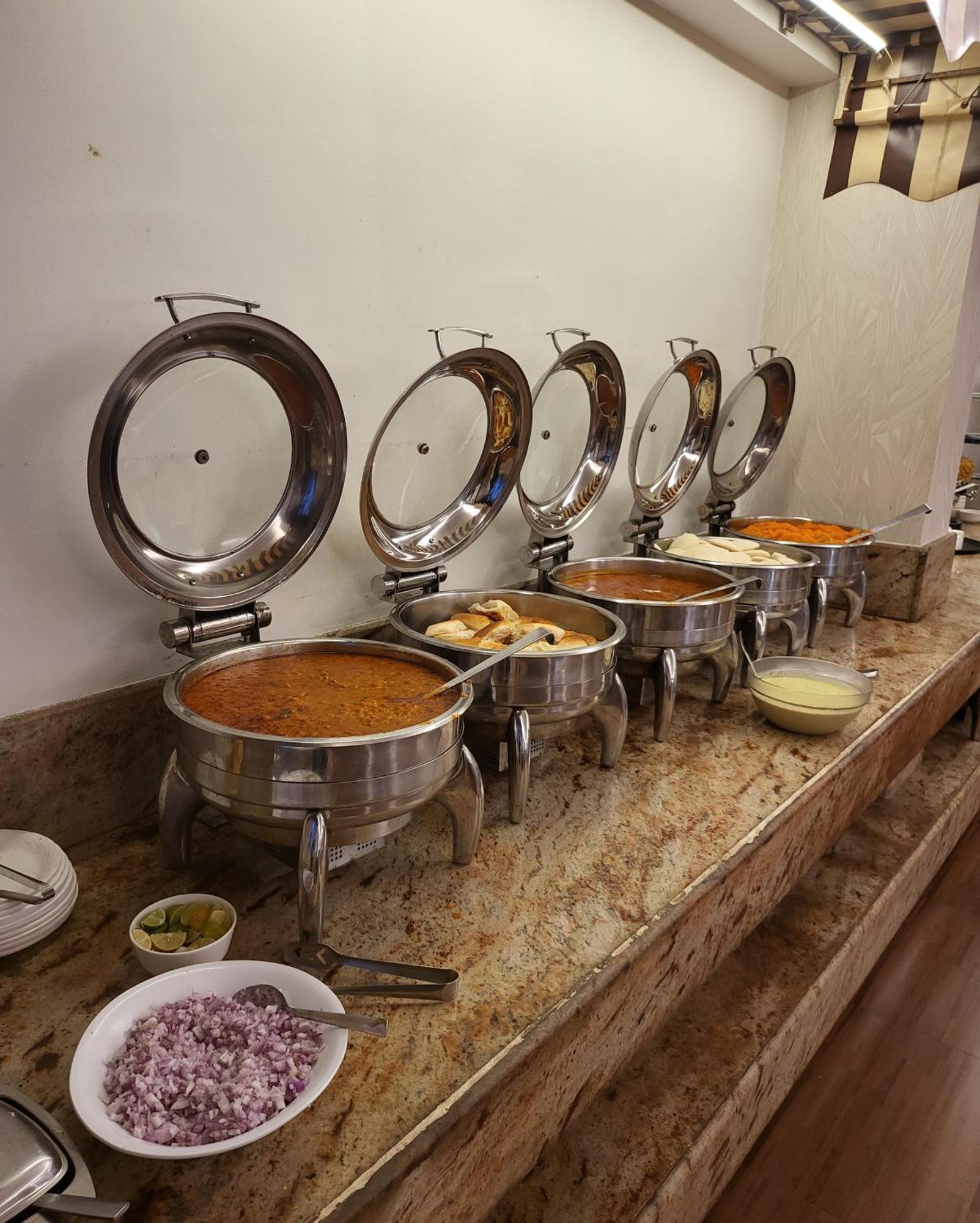 Hotel Maharana Inn Chembur Bombay Esterno foto